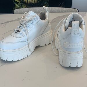 30. White leather Windsorsmith super platform sneakers - size 7